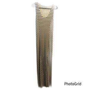 Maxi Dress with knee slit, crochet back